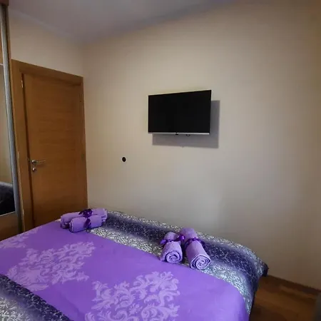 Lux 兹拉蒂博尔