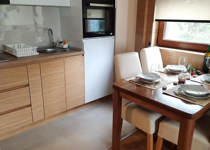 Lux זלאטיבור